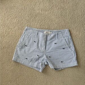 Vineyard Vines Striped Seersucker Embroidered Whale Shorts - Blue & White